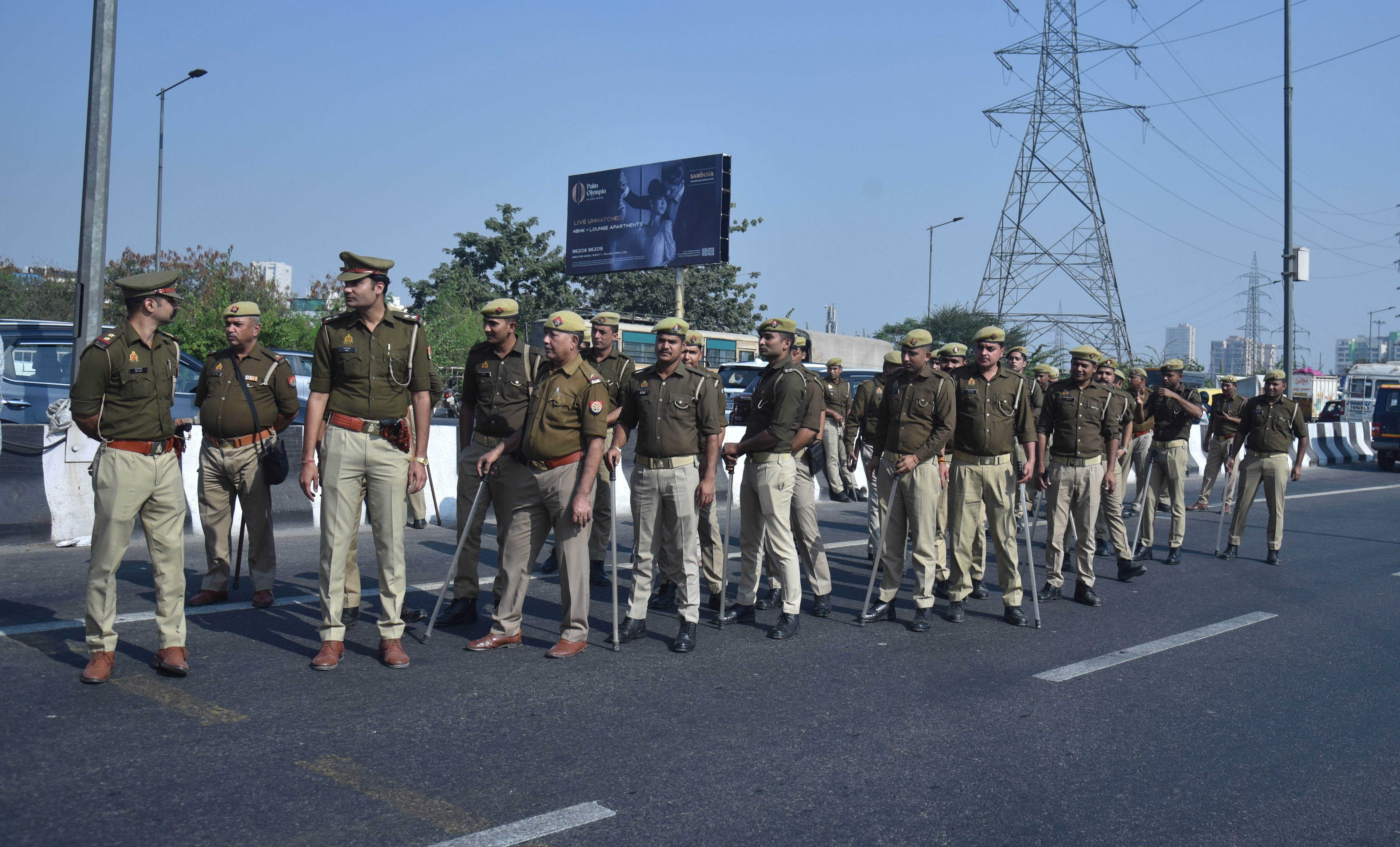 Police Deployed To Stop Leader Of Opposition Rahul Gandhi On His Way To ...