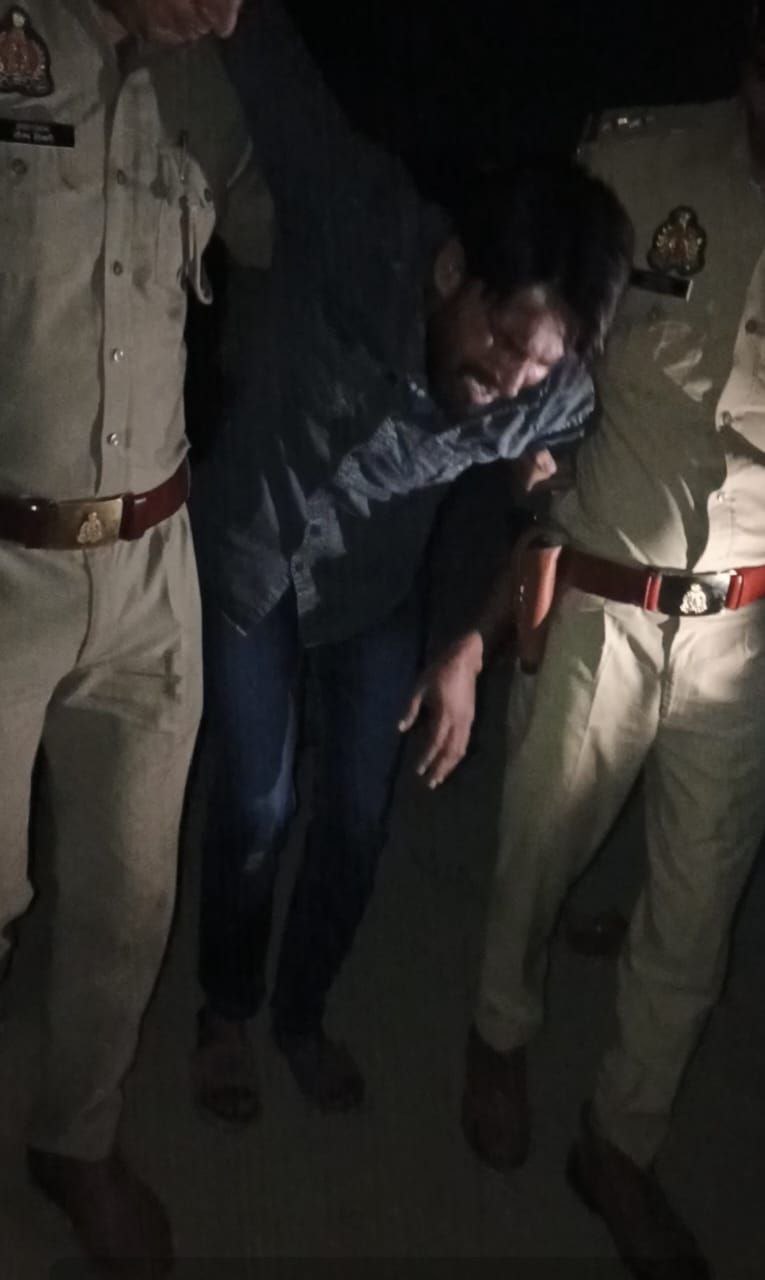 पुलिस मुठभेड़ में गैंगस्टर चूहे के पैर में लगी गोली