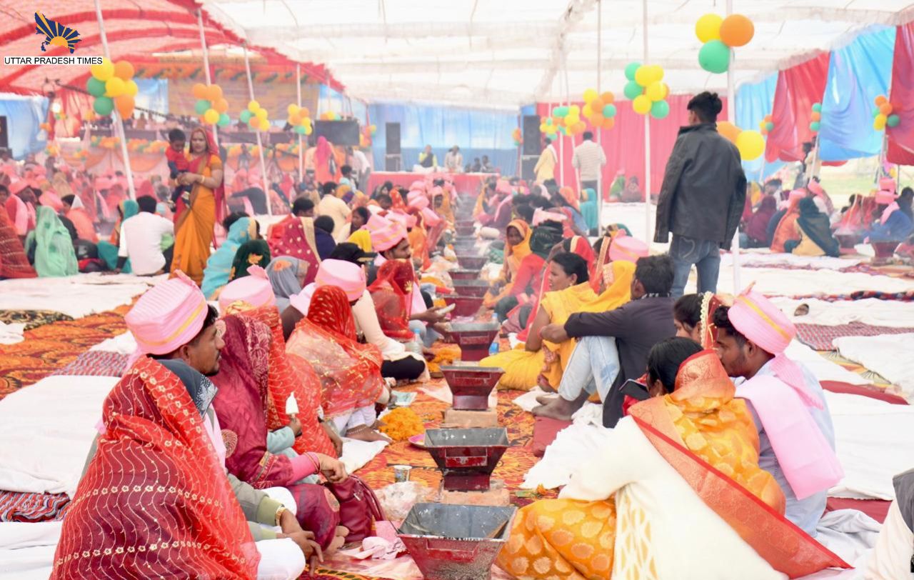 मुख्यमंत्री सामूहिक विवाह का हुआ आयोजन, एक-दूजे के हुए 236 हिंदू और 16 मुस्लिम जोड़े