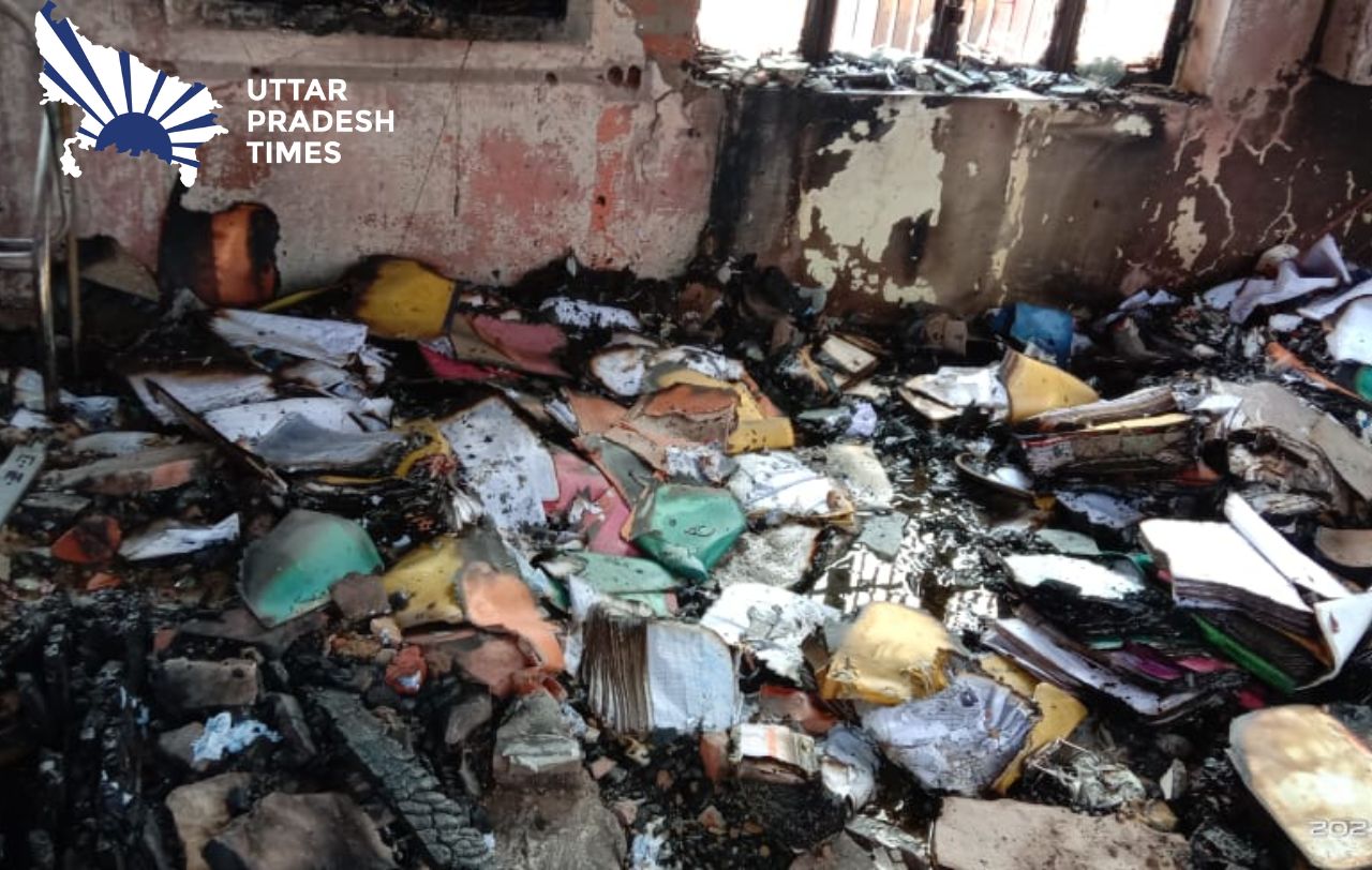 चांदपुर के ट्रांसपोर्ट ऑफिस में लगी आग, लाखों का सामान जलकर हुआ राख