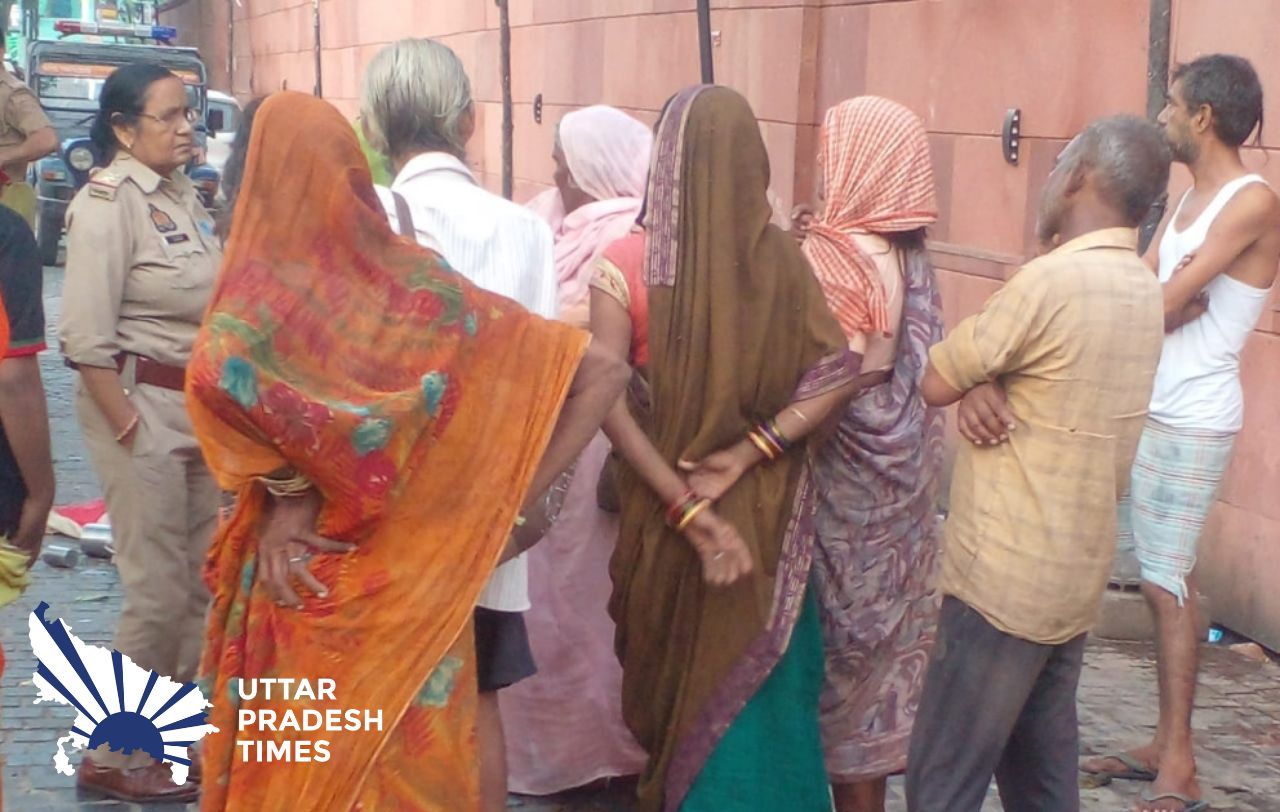 आनंदेश्वर मंदिर के बाहर साधु दंपति की मौत, जानें कैसे हुआ हृदय विदारक हादसा...