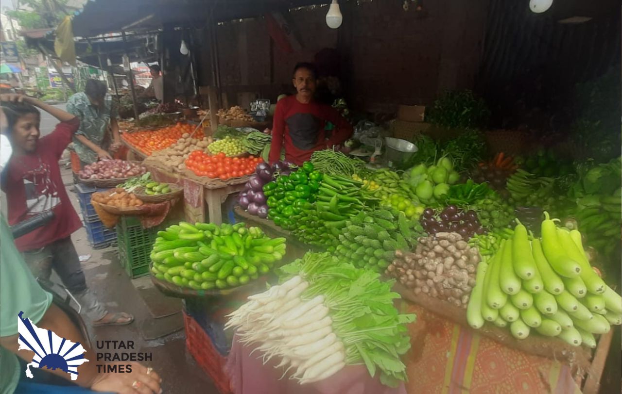 अदरक-लहसुन और धनिया का भाव देखकर नींबू निचोड़ रहा जेब