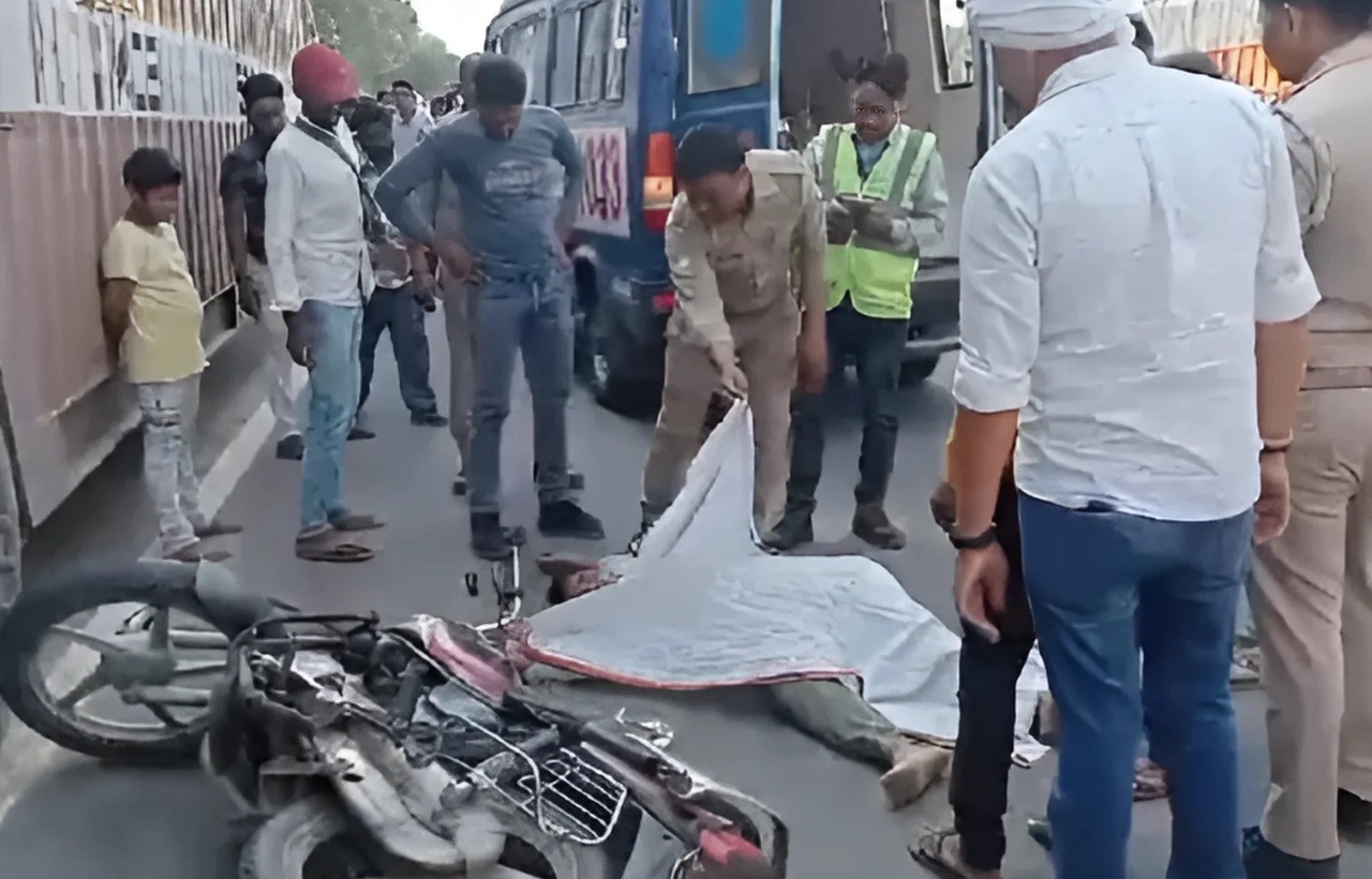 तेज रफ्तार कंटेनर ने बाइक सवार को कुचला, मौके पर मौत