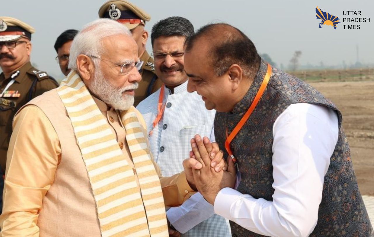 आकाश के कंधे पर हाथ रखकर बड़ा सियासी संदेश दे गए प्रधानमंत्री नरेंद्र मोदी