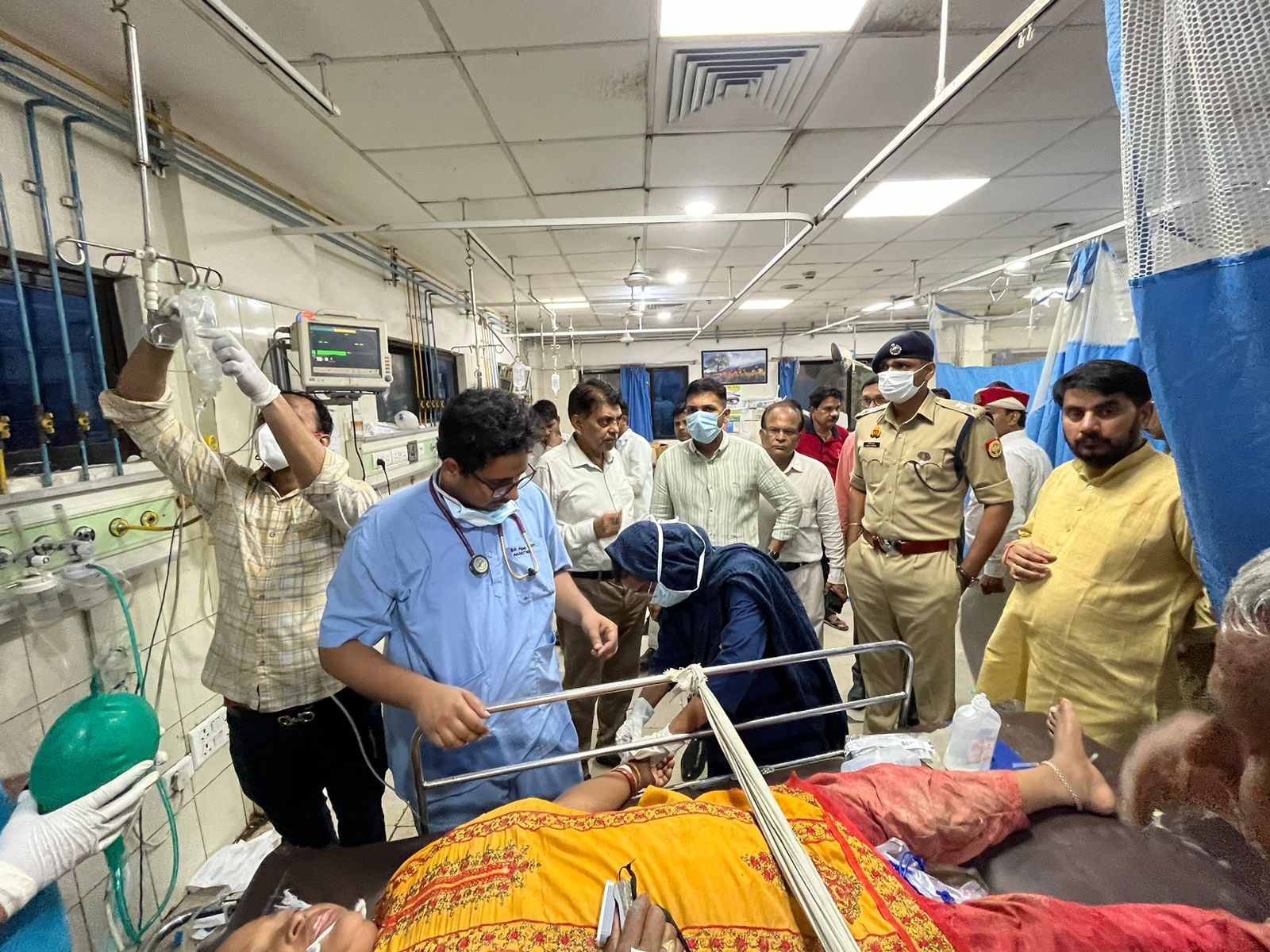  पोस्टमार्टम के लिए 23 मृतकों के शव अलीगढ़ लाया गया, जेएन मेडिकल कॉलेज में तीन घायलों का हो रहा उपचार 
